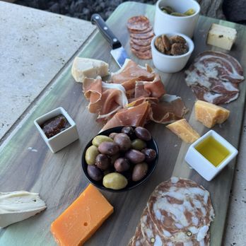 Shadowbrook Winery - Artisan Charcuterie & Chesse Combo Platter - Wineries Near Me - Walnut Creek, California
