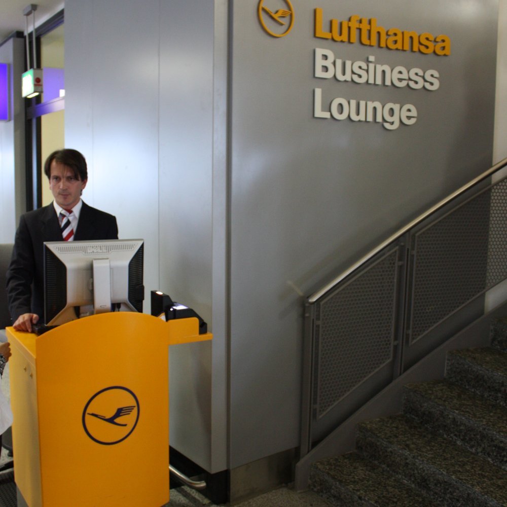 Lufthansa Senator Lounge - B Gates Lounge - Airport Lounges Near Me Lufthansa Senator Lounge - B Gates Lounge - Airport Lounges Near Me