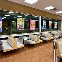 Braum's Ice Cream & Dairy Stores - Dining Room