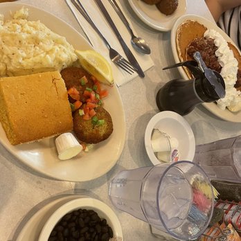 Elmo's Diner - Diners Near Me - Durham, North Carolina