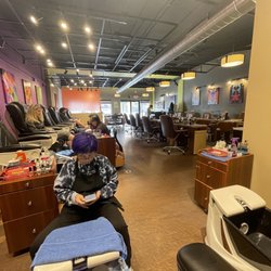Fancy Nails - Trendy looking salon