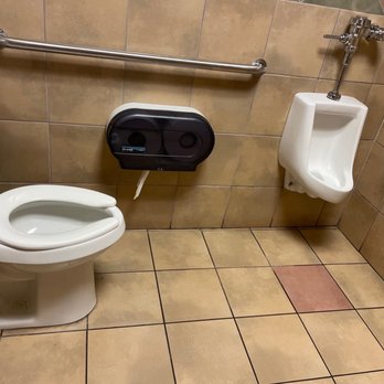 Ton-Ichi Ramen - Very clean bathroom - Ramen Near Me - Evanston, Illinois