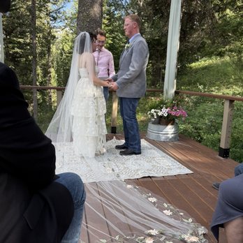 Jackson Hole Hideout - The ceremony site that our daughter wanted with the canopy of trees. - Bed & Breakfast Near Me - Wilson, Wyoming