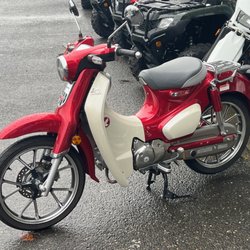 My partner's new to her 2021 Honda Super Cub 125!