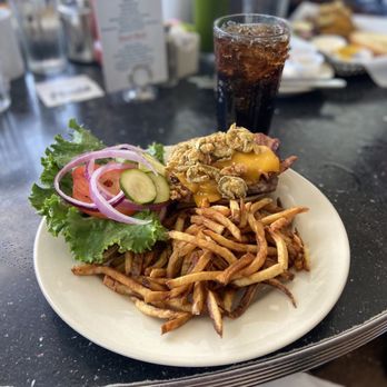 The Monument Café - Burger - American Near Me - Georgetown, Texas