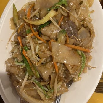 Szechuan Taste - Beef chow fun - Chinese Near Me - Exeter, New Hampshire