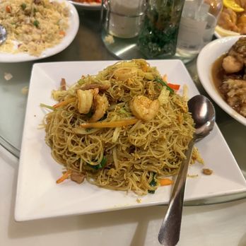 Aberdeen Cafe - Loved the 910. Singapore Rice Noodle in Curry Sauce, my favorite! - Dim Sum Near Me - Martinez, California