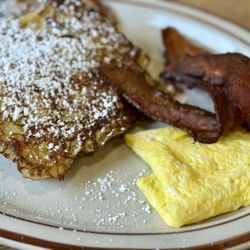 Portside Café - French toast with one egg and bacon.
