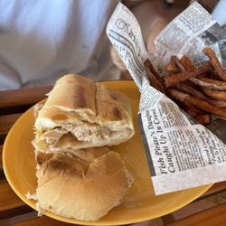 Stock Rock Cafe - Mahi sandwich plank 2/5