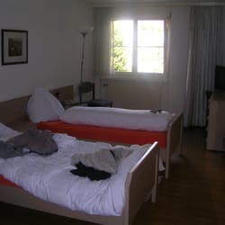 Hotel-Restaurant Central - A two-bed suite.