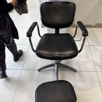 Ulta Beauty - Foot rest at the washing bowl - Cosmetics & Beauty Supply Near Me - Woodbridge, Virginia
