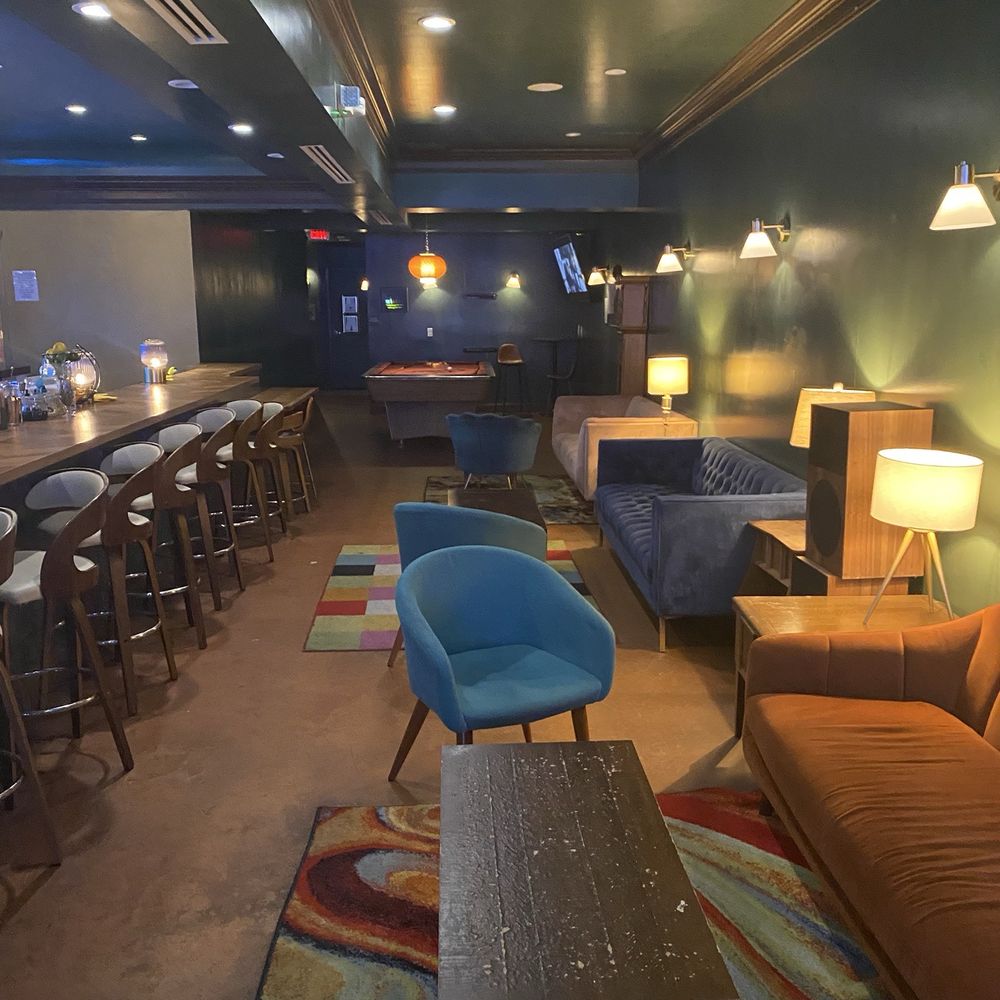 Middle 8 - Cocktail Bars Near Me - Pleasanton, California