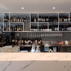 Augello's Ristorante & Pizzeria - Bar