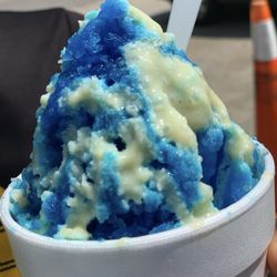 Jennifer's Lil Alaskan Snowball Shop - Blueberry with cream