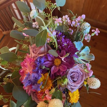 The Cracked Pot - Bridesmaid bouquet - Florists Near Me