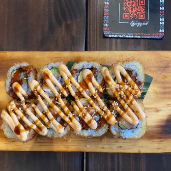 Pubbelly Sushi Brickell - Crispy Salmon Roll - Sushi Bars Near Me - Miami, Florida