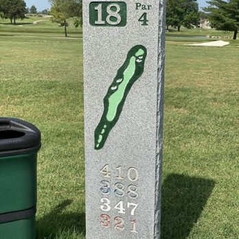 Holiday Hills Golf Course - 18th tee - Golf Near Me - Branson, Missouri Holiday Hills Golf Course - 18th tee - Golf Near Me - Branson, Missouri