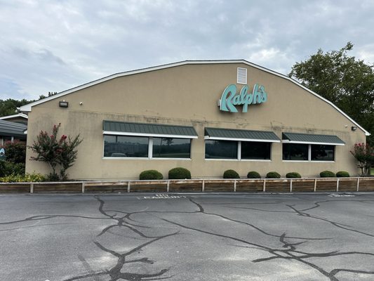 Ralph's Barbecue by null