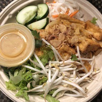 Basu - Curry Tofu Rice Bowl - Coffee & Tea Near Me - Northbrook, Illinois