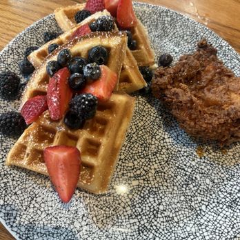Rowdy Tiger Whiskey Bar & Kitchen - Chicken & Waffles - Southern Near Me - Atlanta, Georgia