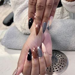 Family Nails & Spa