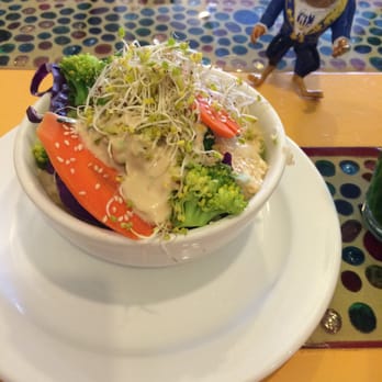 Main Squeeze - Budha bowl: rice, tofu, cabbage,broccoli,carrots,scallions, sesame, ginger - Juice Bars & Smoothies Near Me - Columbia, Missouri