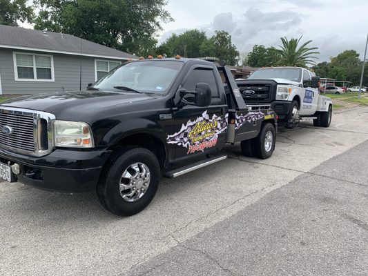 Arturo's Towing Service