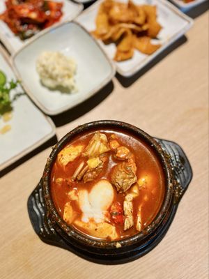LASUNG TOFU & POT RICE 라성순두부 by null