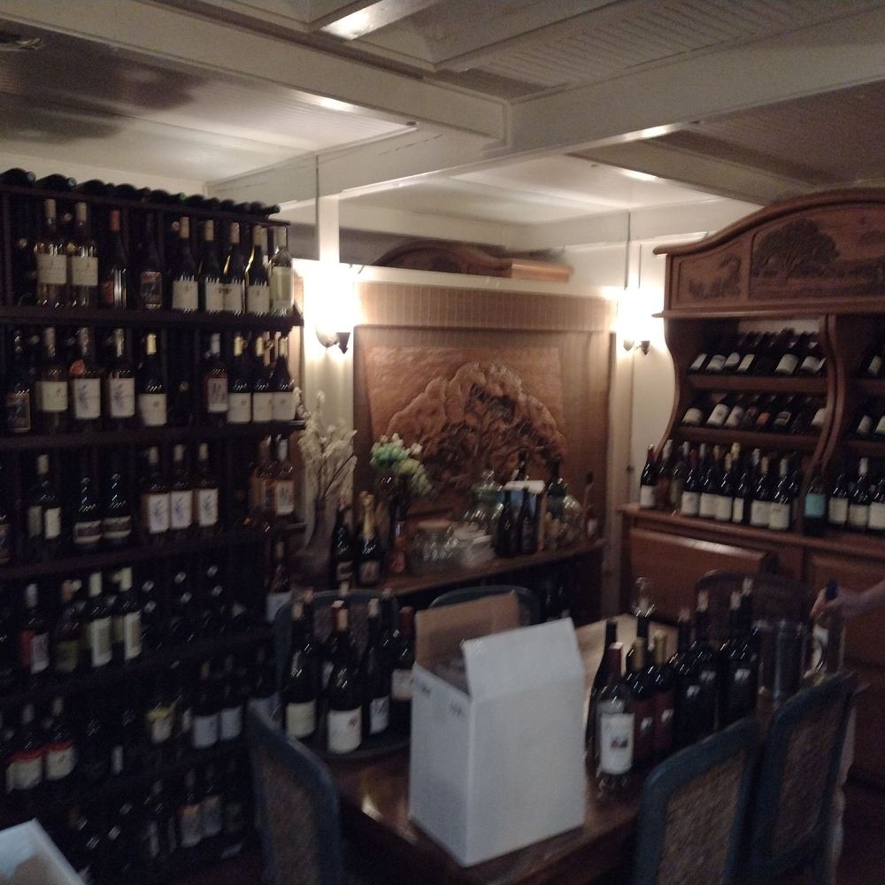 Sonoma Wine Shop & La Bodega Kitchen - Wine shop - Vegetarian Near Me - Sebastopol, California Sonoma Wine Shop & La Bodega Kitchen - Wine shop - Vegetarian Near Me - Sebastopol, California
