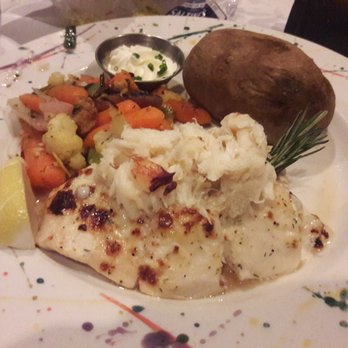 Silver Salmon Grille - Bleu Cheese Dungeness Crab and Halibut.  Sides: Lemon, Potato, Carrots, Onions, Broccoli, Cauliflower, Sour Cream and Rosemary. - Seafood Near Me - Astoria, Oregon