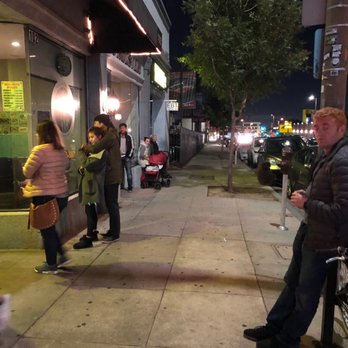 Glendale Pho Co - People are waiting outside in the cold. - Vietnamese Near Me - Glendale, California Glendale Pho Co - People are waiting outside in the cold. - Vietnamese Near Me - Glendale, California