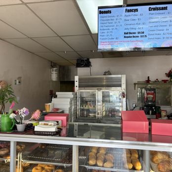 Crispy's Donuts - Front counter - Donuts Near Me - Chula Vista, California