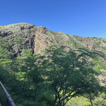 Diamond Head State Monument - Looking up toward the peak - Parks Near Me - Honolulu, Hawaii Diamond Head State Monument - Looking up toward the peak - Parks Near Me - Honolulu, Hawaii