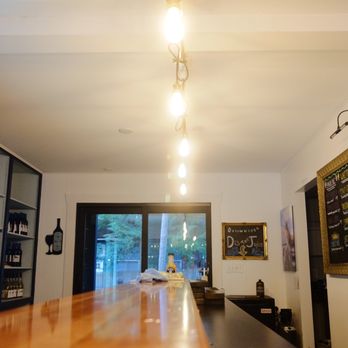 Glen Arbor Wines - Bar area - Wine Tasting Room Near Me - Glen Arbor, Michigan