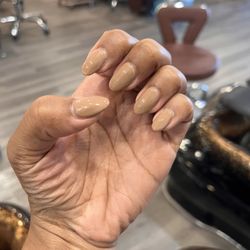 Lux Nail Bar - Gel manicure with a coffee with cream color