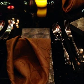 Grace's Mandarin - Place setting - Asian Fusion Near Me - Oxon Hill, Maryland