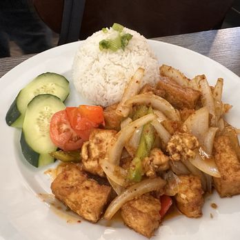 Ben Tre - Lemongrass tofu rice plate - Vietnamese Near Me - San Francisco, California