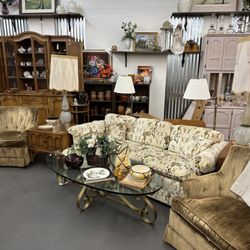 Vintage Queen - Vintage Drexel Furniture