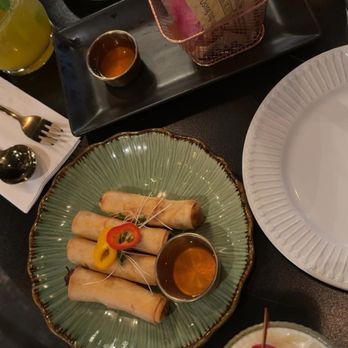 Prem Thai Restaurant and Noodle Bar - Vegetable spring rolls, crispy shrimp rolls, piña colada and mango Mojito - Thai Near Me - Brooklyn, New York Prem Thai Restaurant and Noodle Bar - Vegetable spring rolls, crispy shrimp rolls, piña colada and mango Mojito - Thai Near Me - Brooklyn, New York