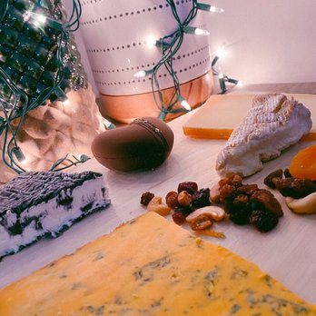 Bleu et Persillé - Cheese selection - Cheese Shops Near Me - Montreal, Quebec Bleu et Persillé - Cheese selection - Cheese Shops Near Me - Montreal, Quebec