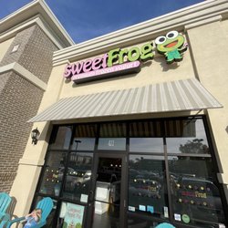 sweetFrog Premium Frozen Yogurt - Front of sweet frog frozen yogurt.