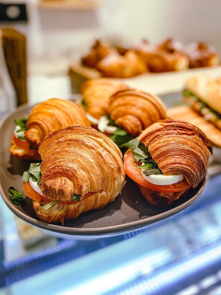 Momona Bakery And Coffee Shop