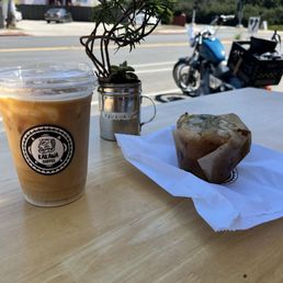 Their featured coffee was great, imported from Guatemala. Blueberry muffin was delicious as well. Great ambiance inside and outside.