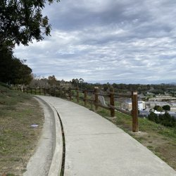 Hillview Park and Trail