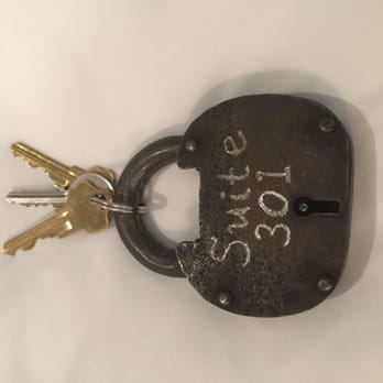 Jail Hill Inn - The room keys. - Bed & Breakfast Near Me - Galena, Illinois