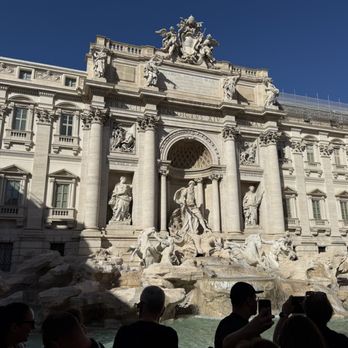 Fontana di Trevi - Landmarks & Historical Buildings Near Me - Rome, RM Fontana di Trevi - Landmarks & Historical Buildings Near Me - Rome, RM