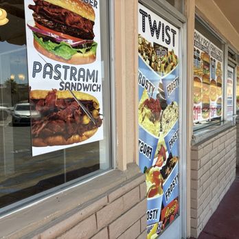 Frostys Drive Inn - Store Front - Burgers Near Me - Bakersfield, California