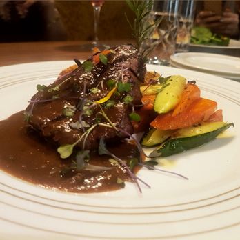 Halley's Club - Steak - Social Clubs Near Me - Edmonton, Alberta