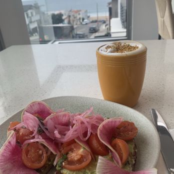 The Hive - Bee Keeper Latte & Avocado Toast - Cafes Near Me - Manhattan Beach, California
