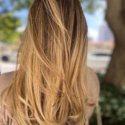 Perfecta Hair Studio - Golden blonde
